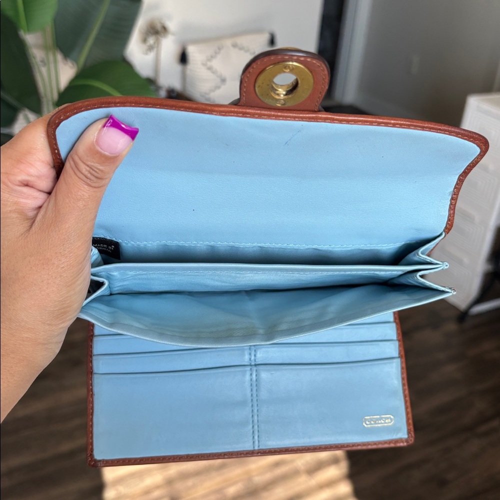 🫶🏽💳VTG COACH Legacy Turnlock Wallet💳🫶🏽 - Picture 16 of 16